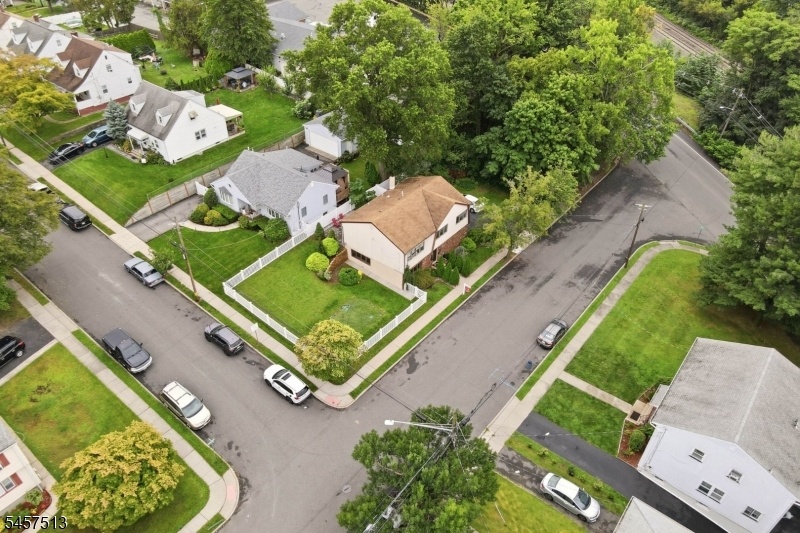CORNER PROPERTY VIEW