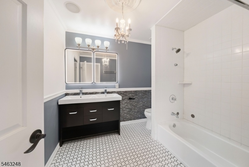 Primary br bath