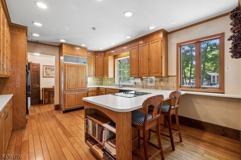 Eat-In Kitchen