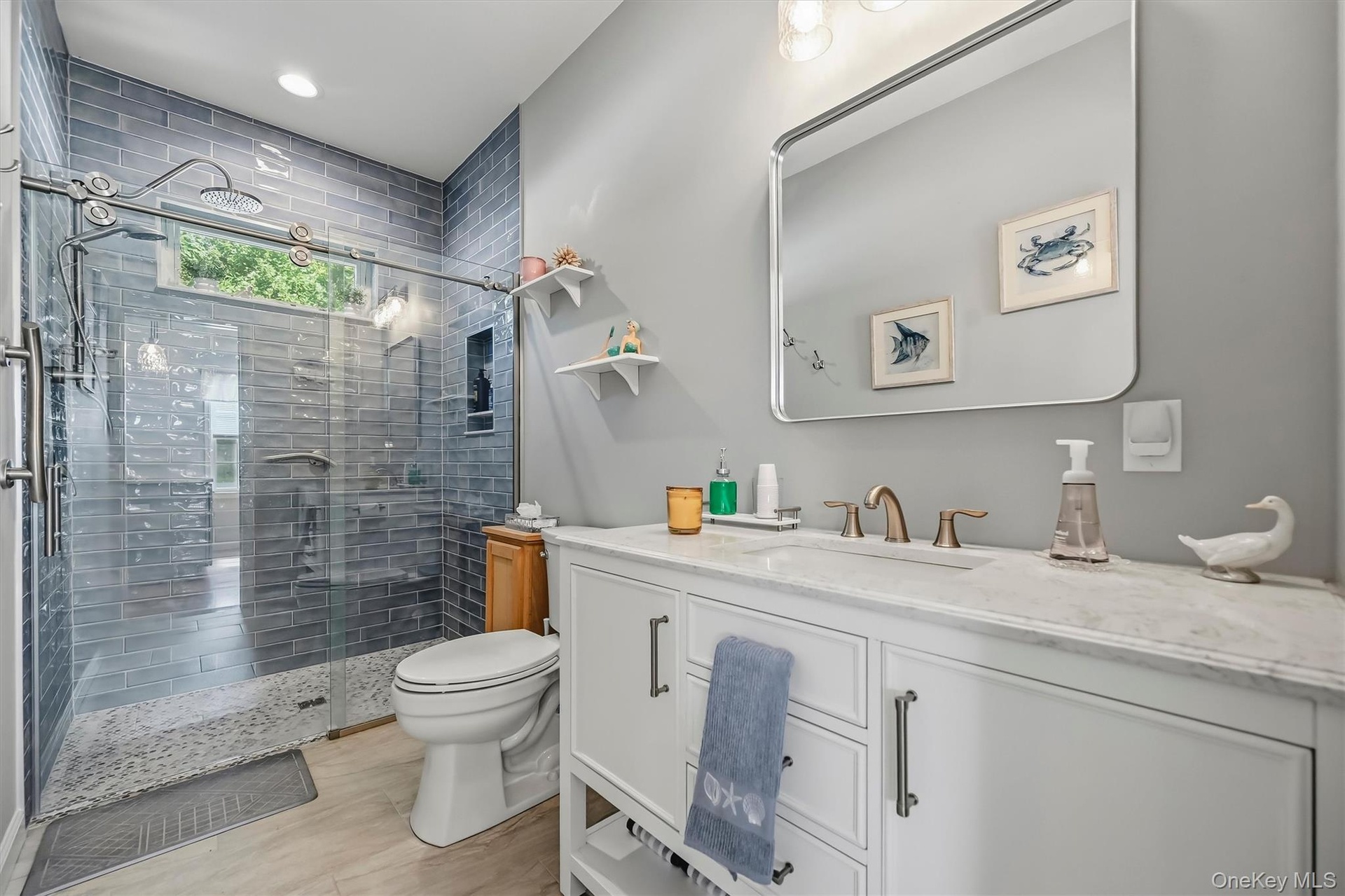 Accessory apartment bathroom