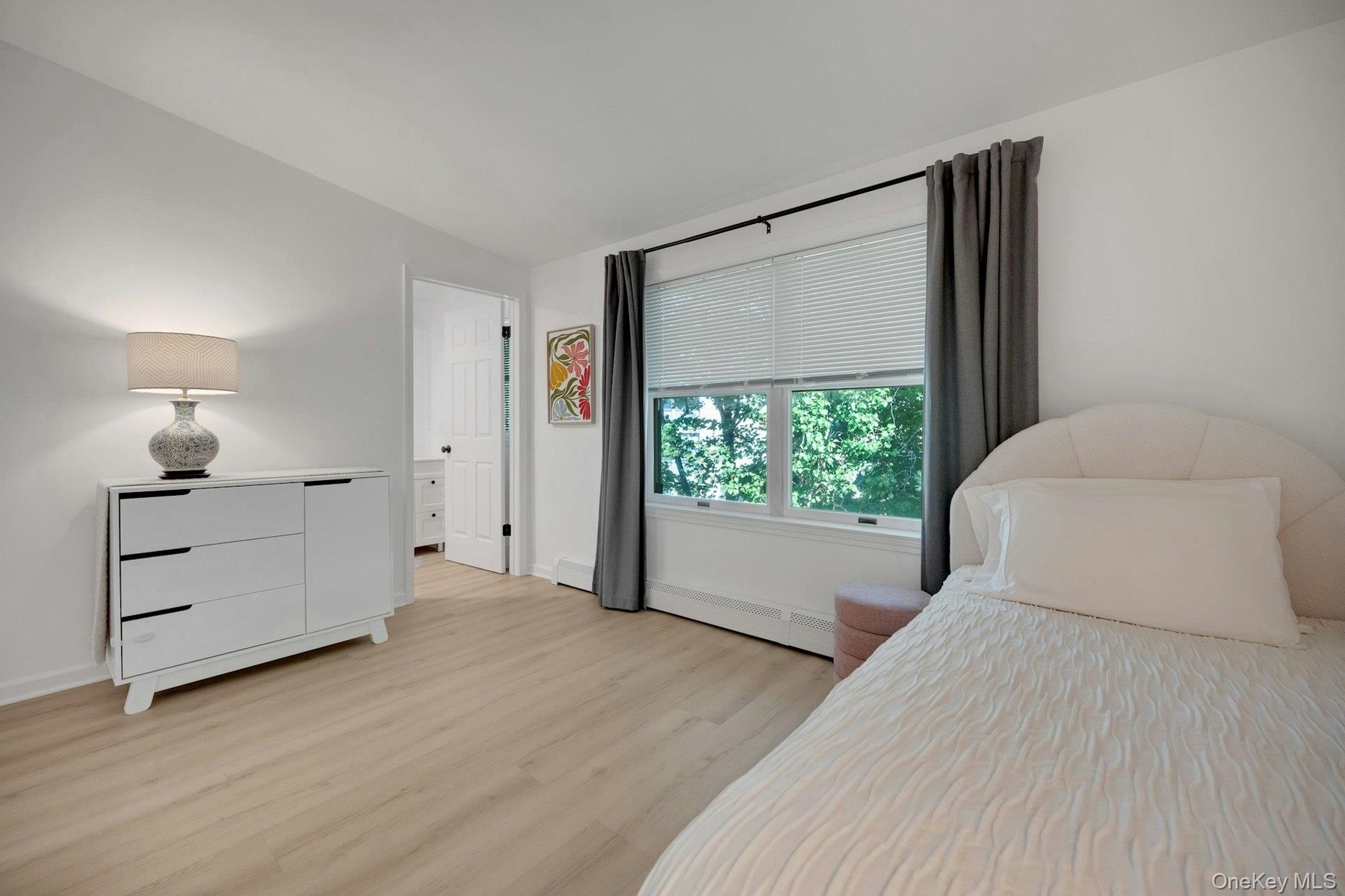 2nd bedroom ...