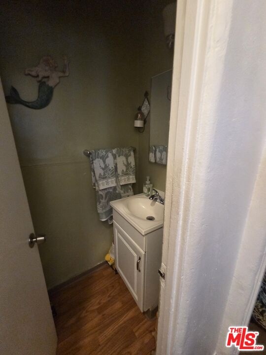 6642 Bathroom 1 p2