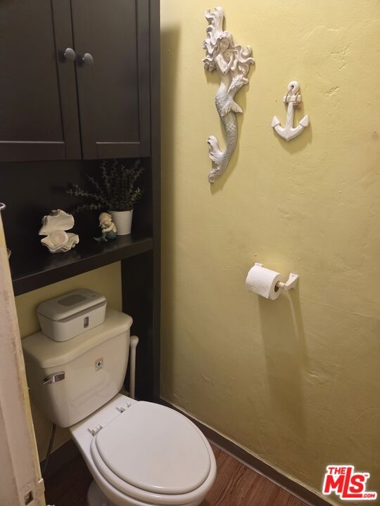 6642 Bathroom 1 p1