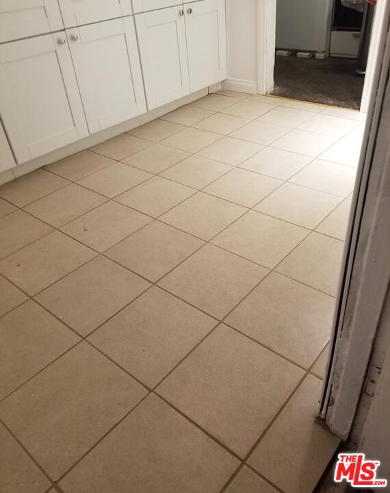 6638 Kitchen p5
