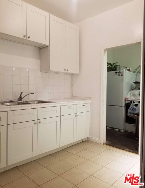 6638 Kitchen p3