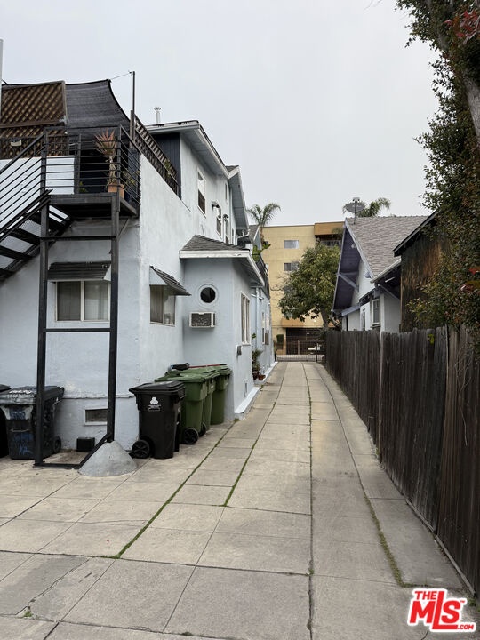 Driveway & Entrances p3