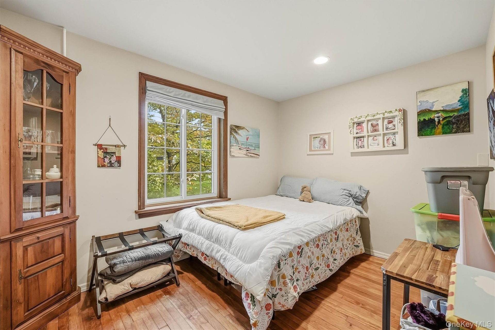 Third bedroom.