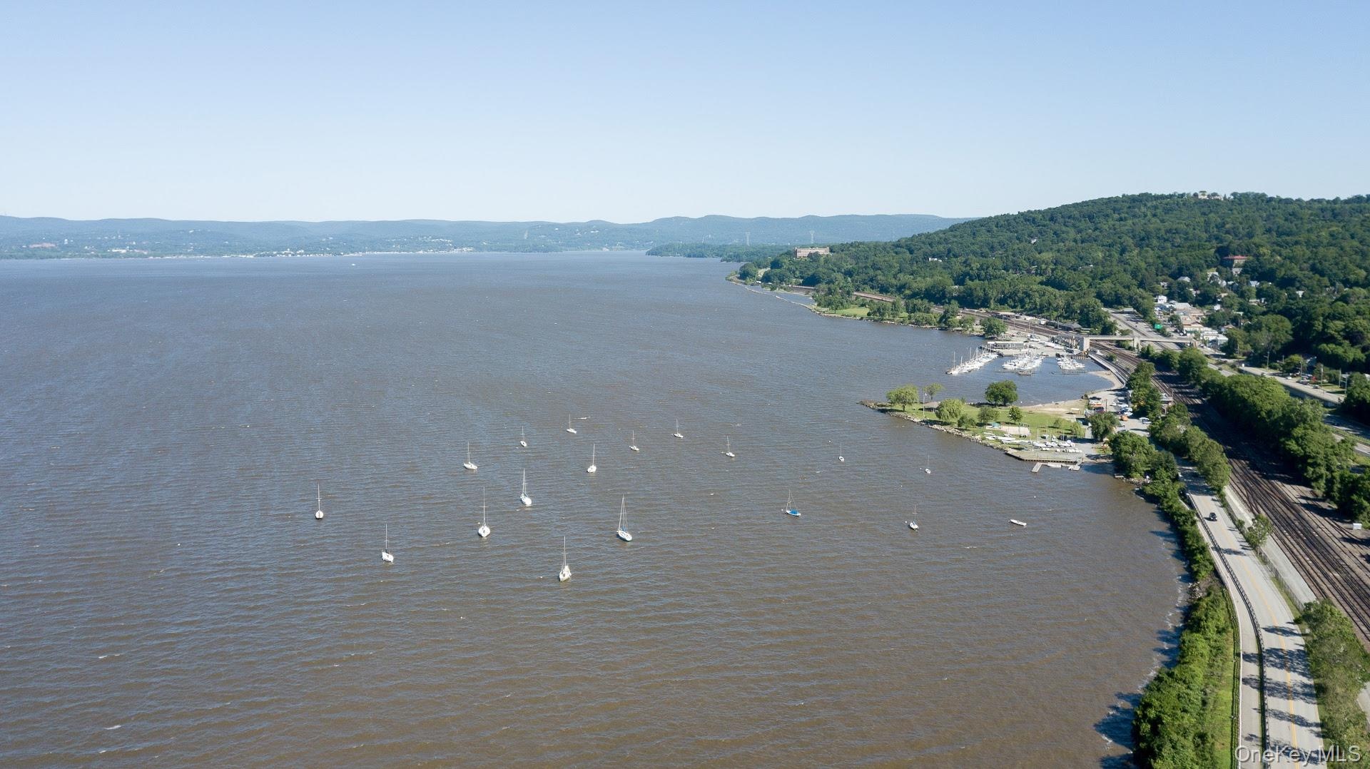 You can walk for miles right along the Hudson River at Croton Landing.
