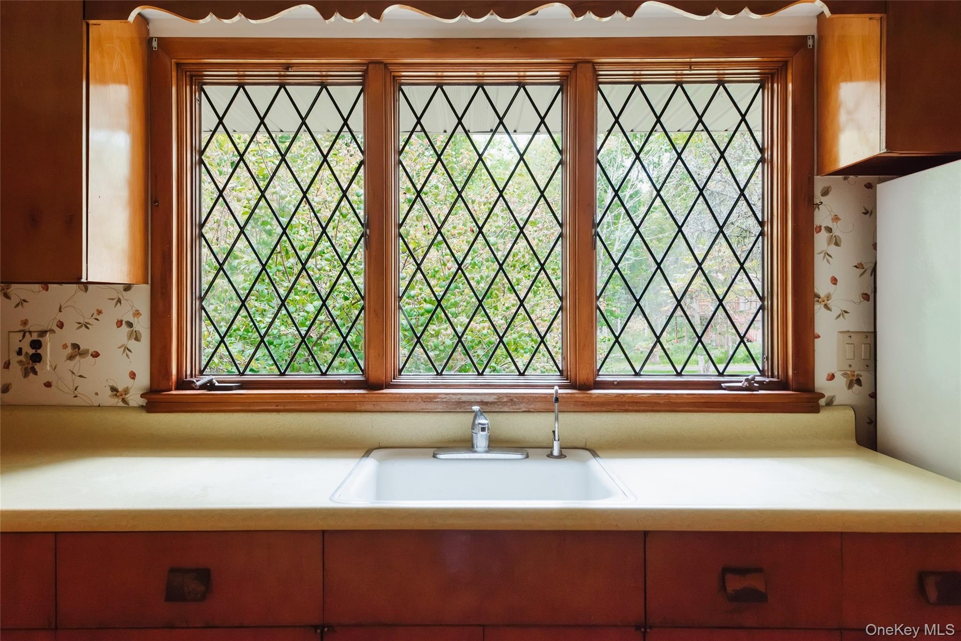 Leaded glass windows