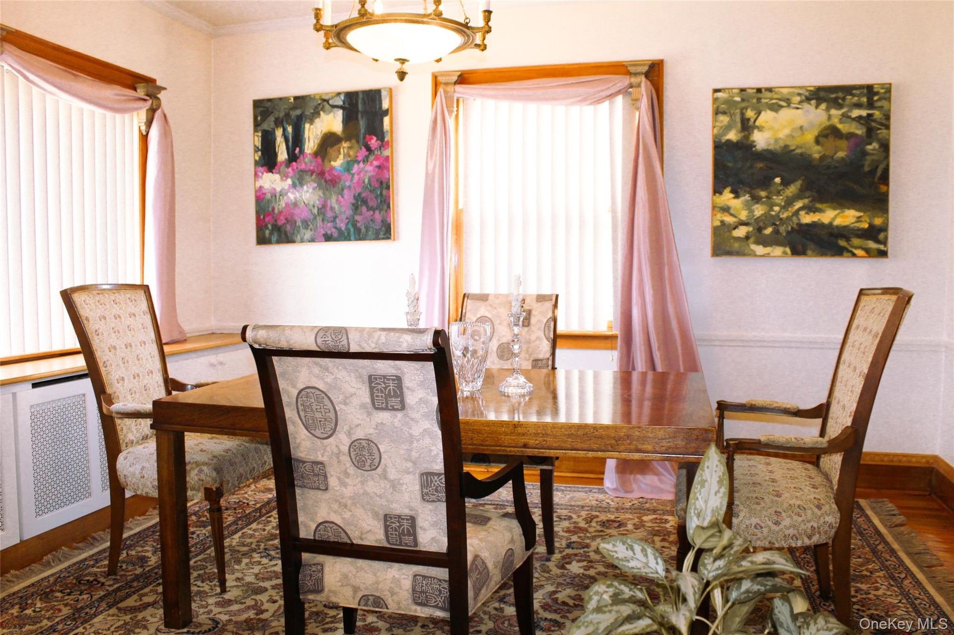 Large bay windows for great sunlight