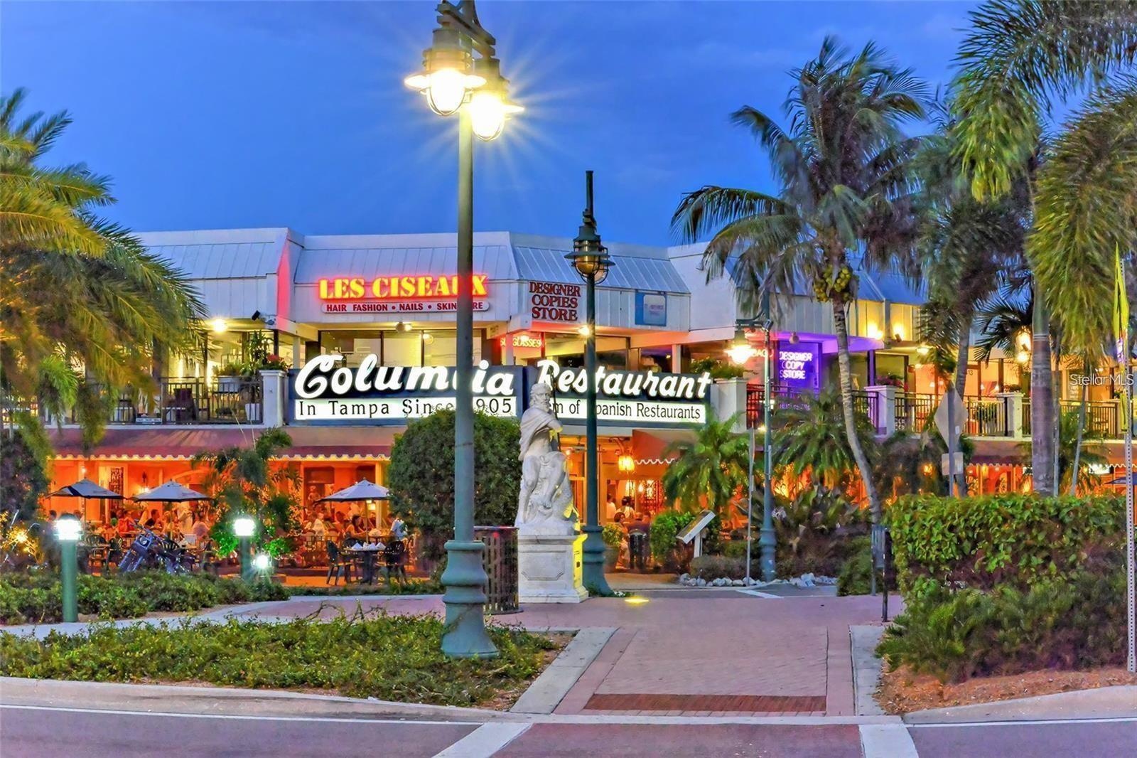South Longboat Key is a quick drive to the fabulous St Armand’s Circle where you can dine, shop, and enjoy this special area.