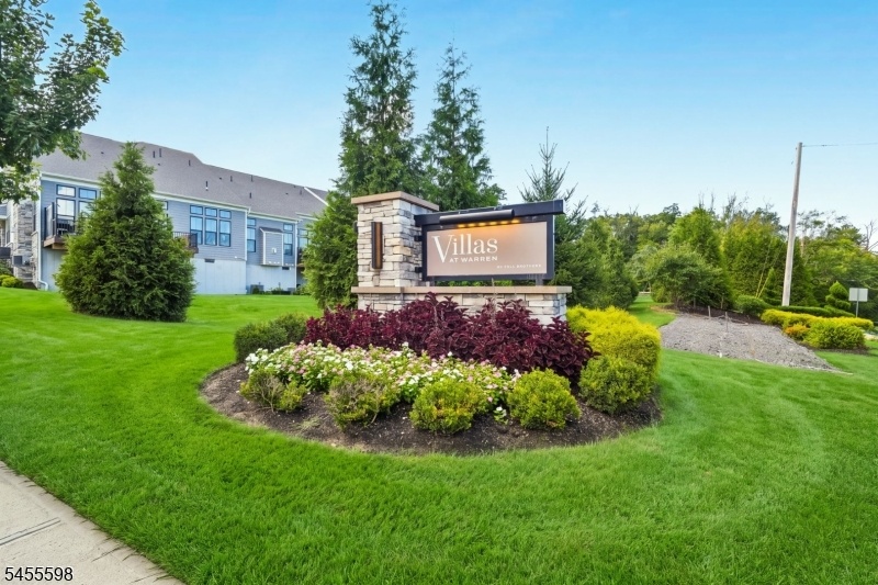 The Warren Villas Entry