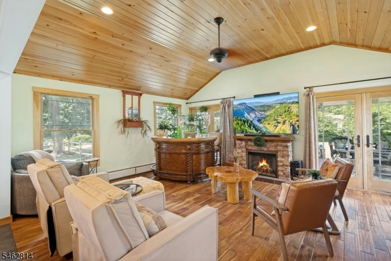 FR w/ rustic knotty pine wood