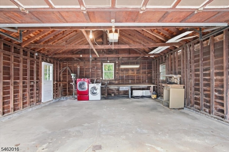 Oversized GARAGE