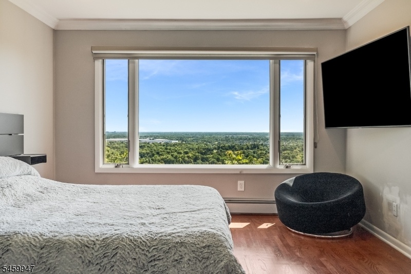 bedroom, primary
