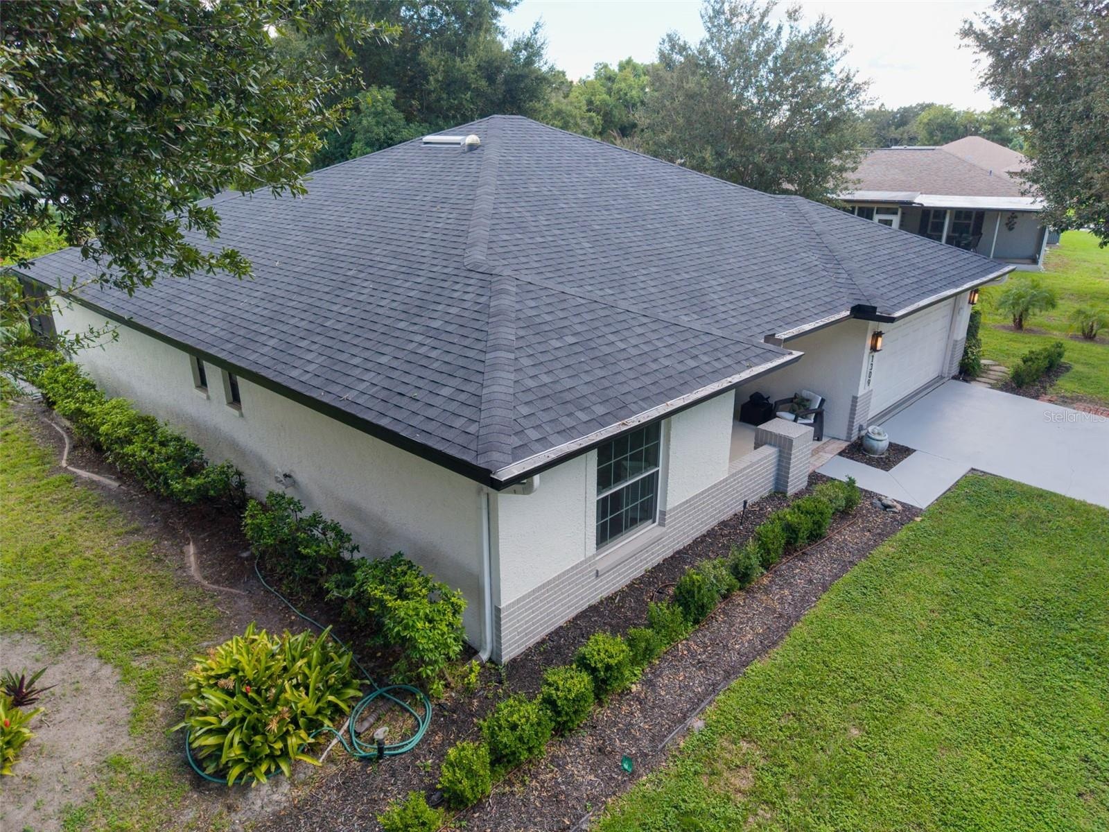 NEW 2024 roof & fresh sod~