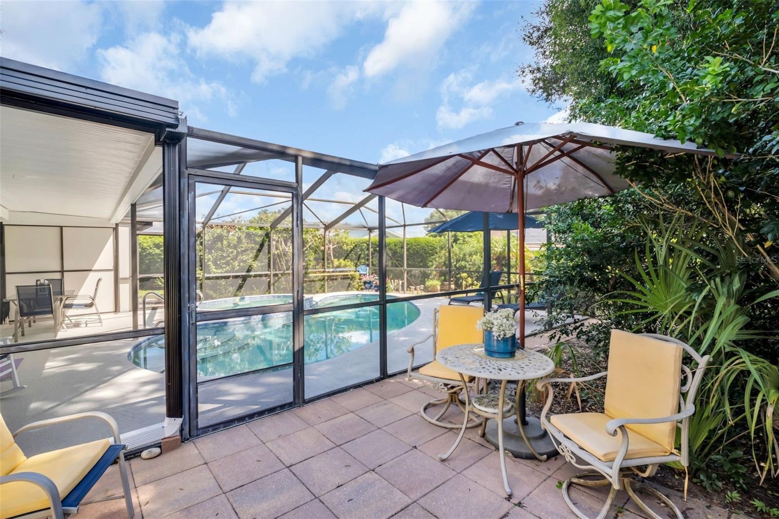 This home is an entertainer's dream~