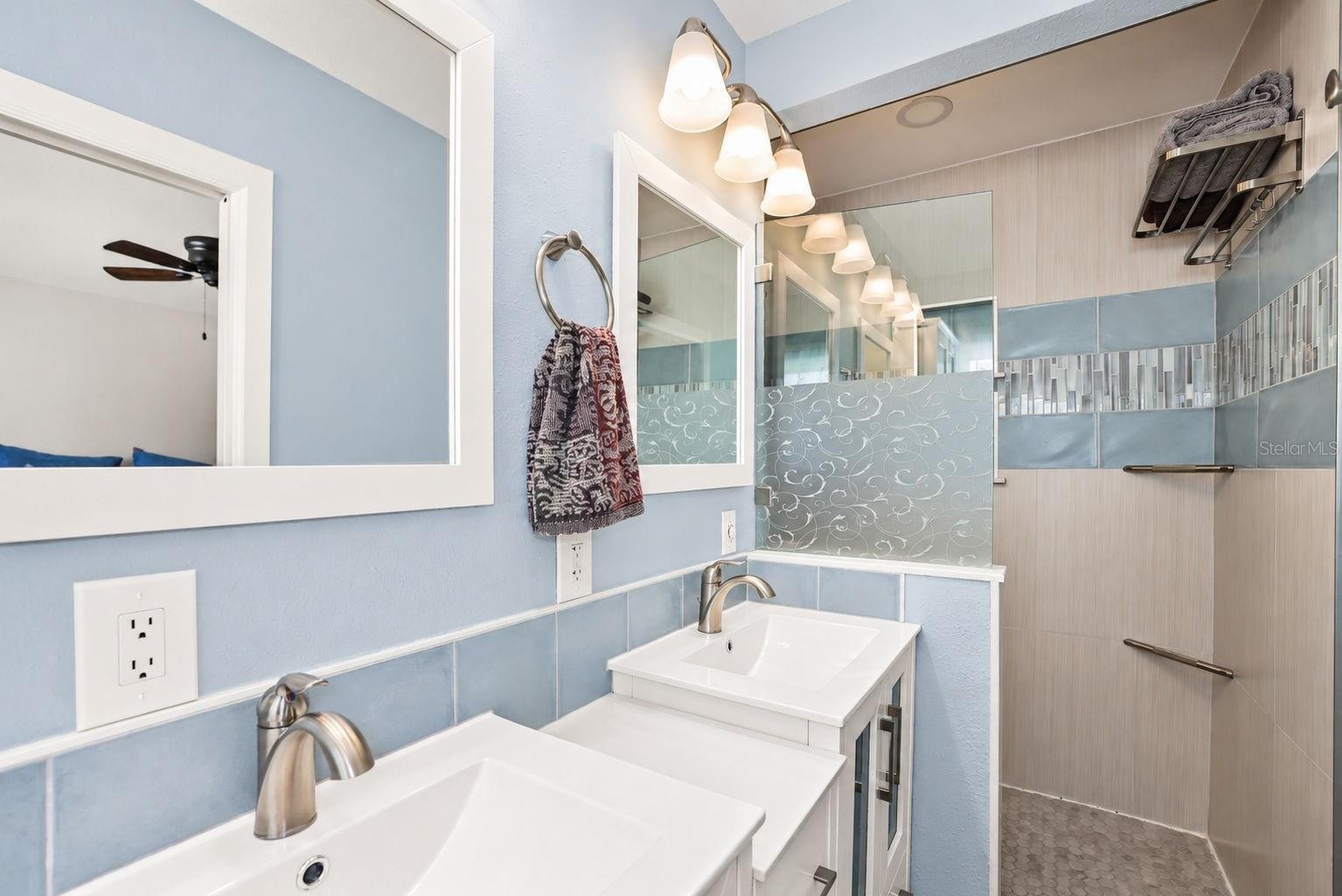 Gorgeous walk in shower