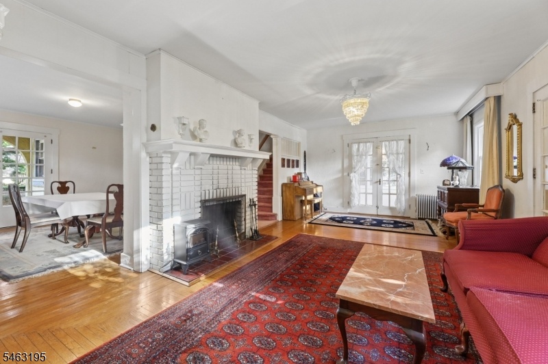 Living Room w/Fireplace