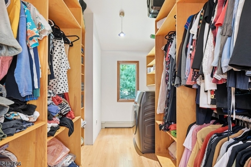walkin closet