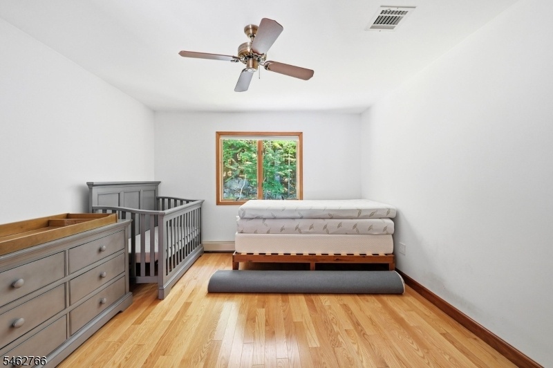guest bedroomA1