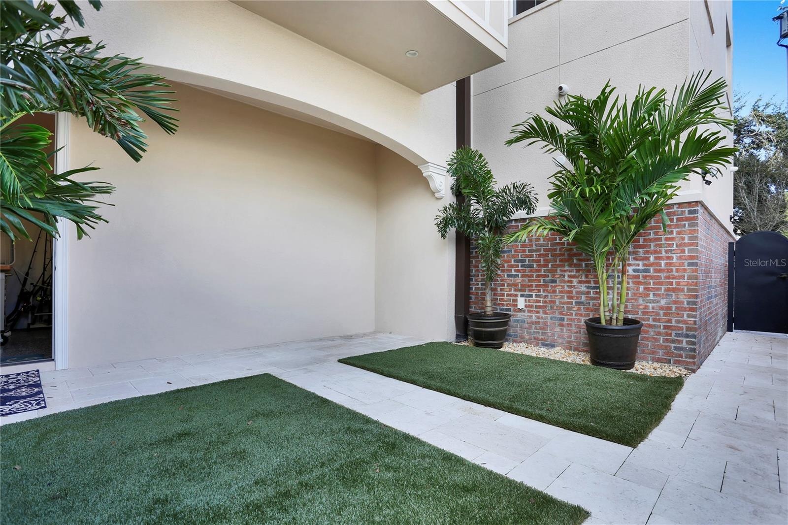 Side yard gated all around