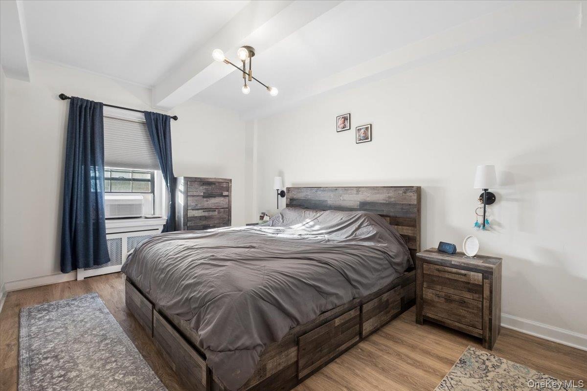 Spacious Bedroom w/ large closets