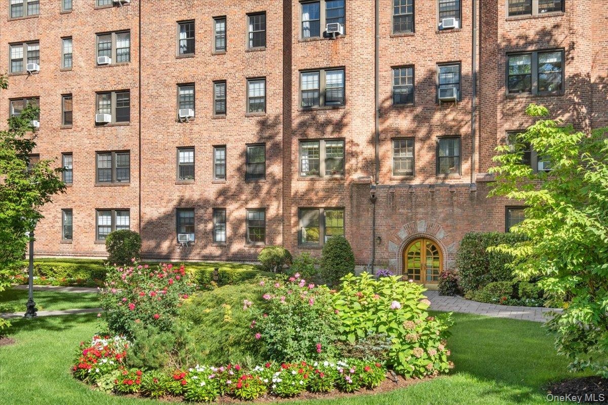 Scarsdale Manor