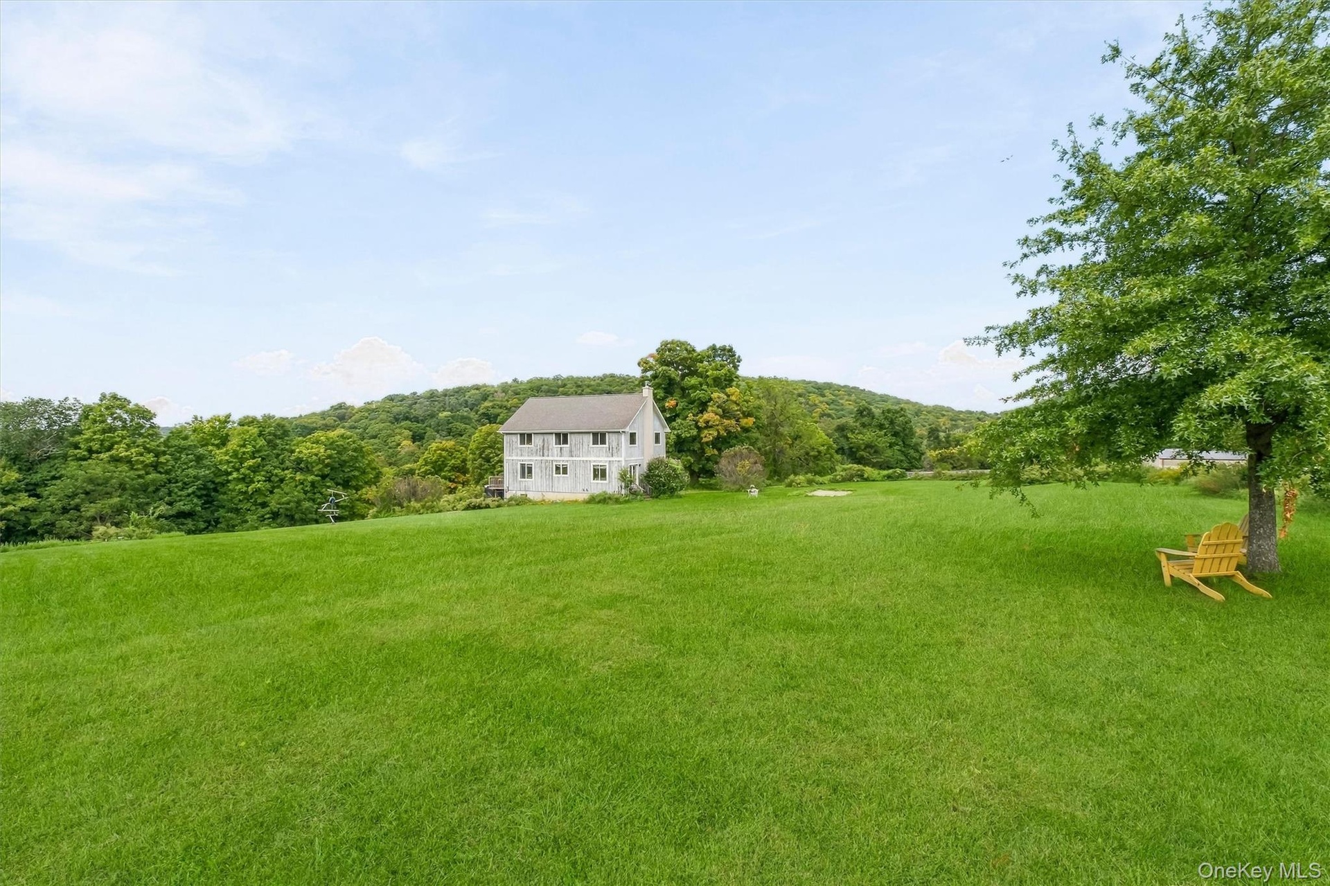 You feel miles and miles away (but are close to schools, shops, 6 min to Metro North railroad).
