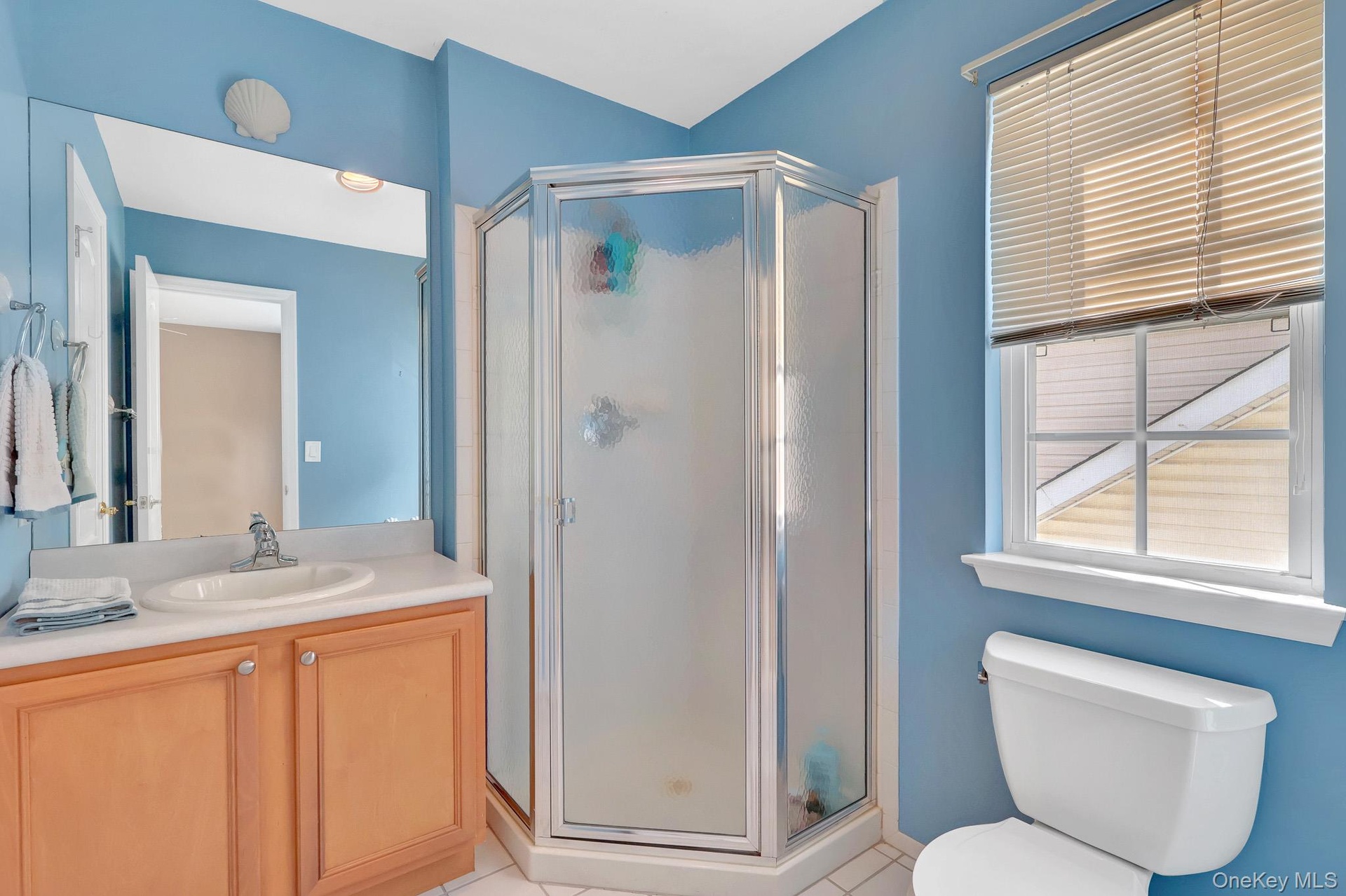 Upstairs full bath