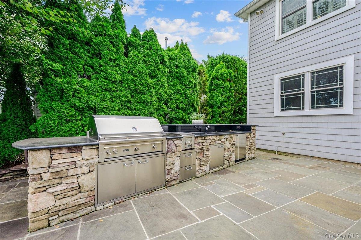 Patio Outdoor Kitchen