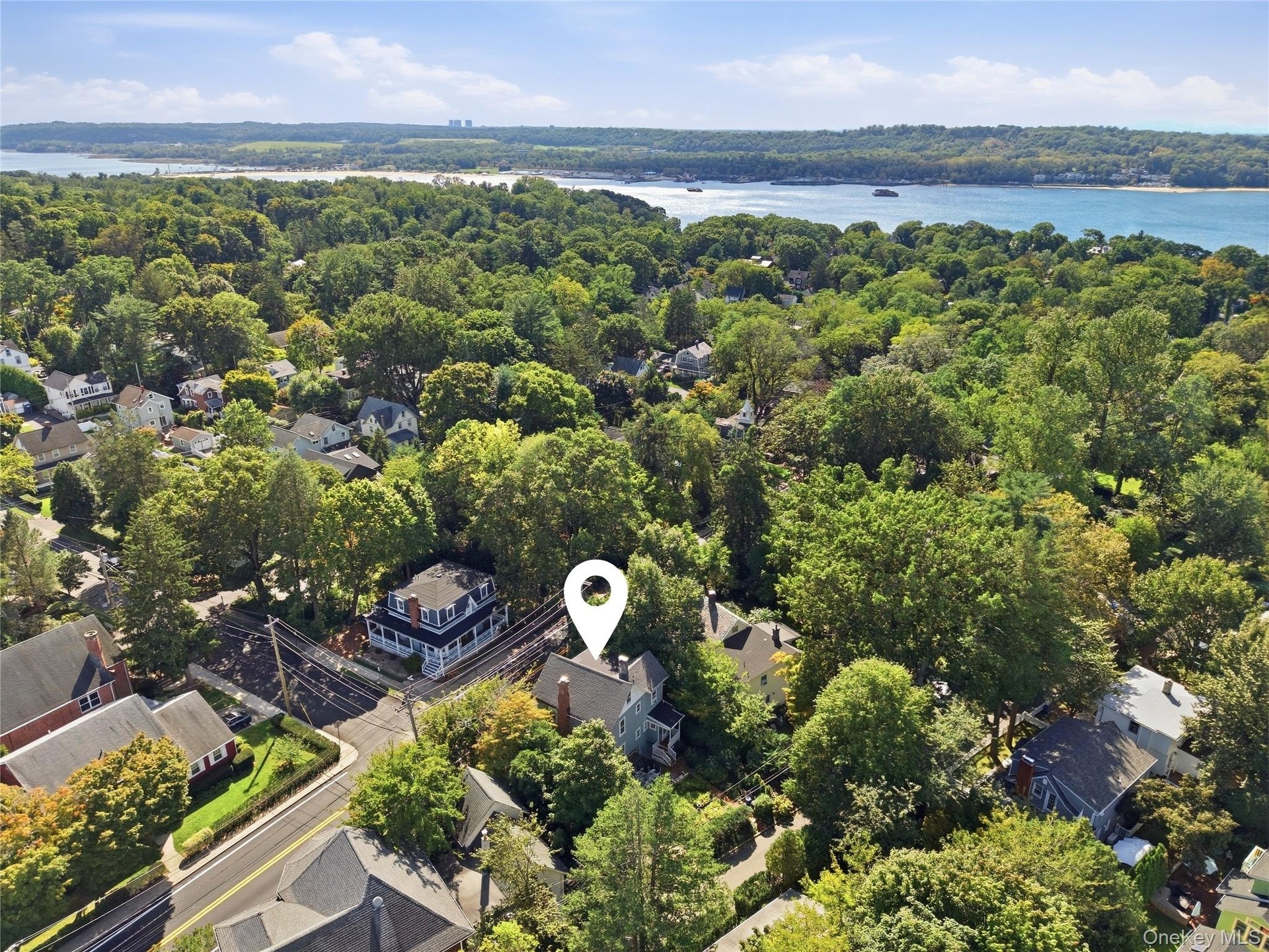 Easy access to beach, boating and restaurants