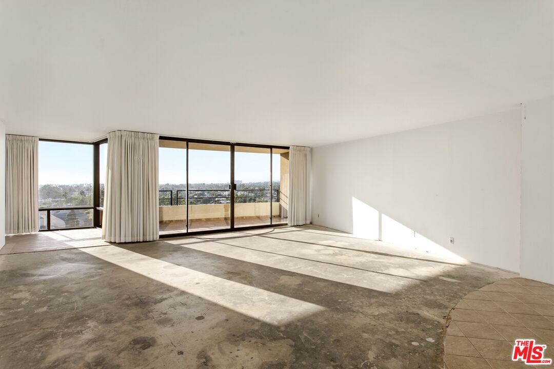 Living room to balcony