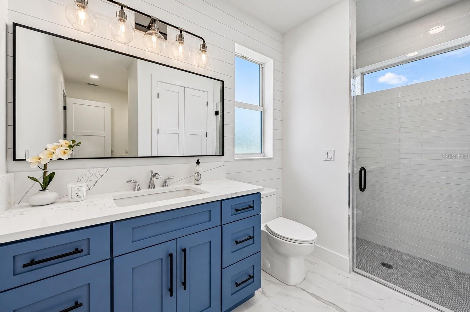 Guest full bathroom