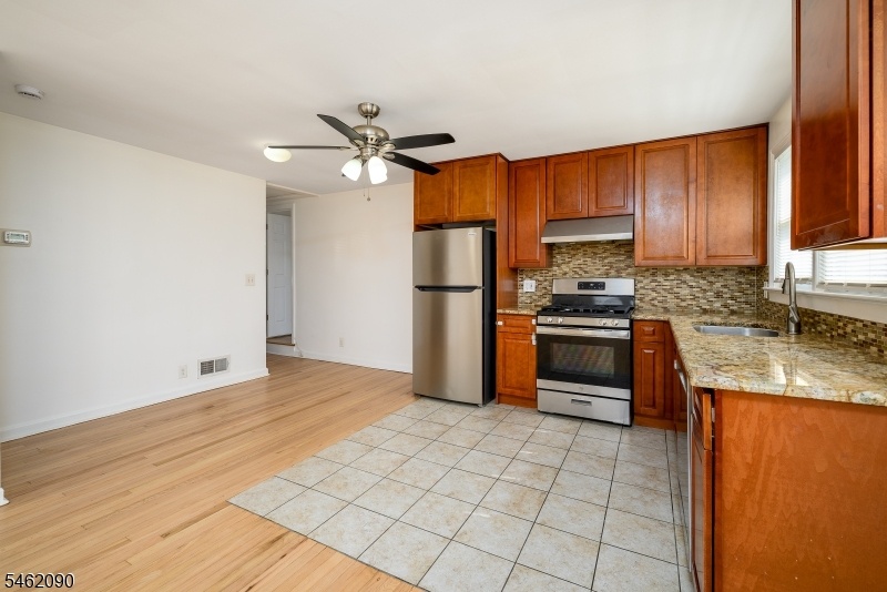 Kitchen & Dining area