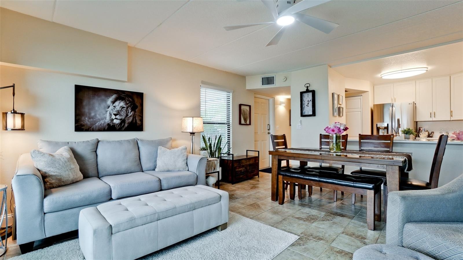 Spacious living room