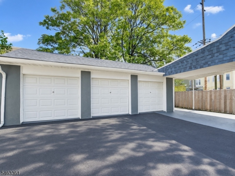 3 car Garage