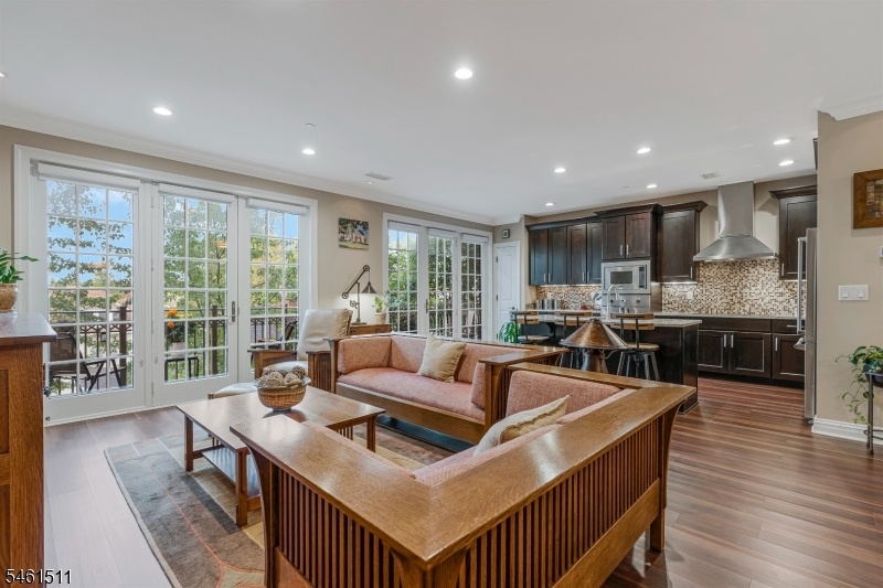 Living/Kitchen