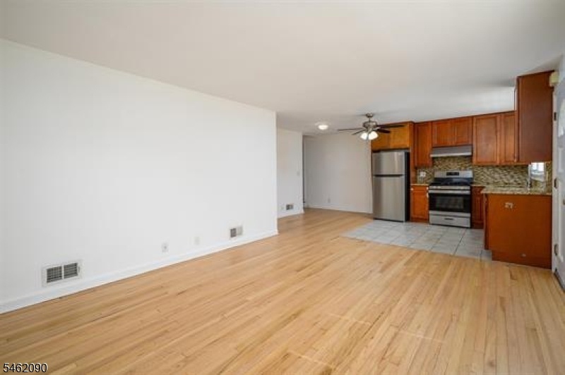 Living Rm & Kitchen
