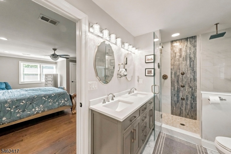 Main bathroom