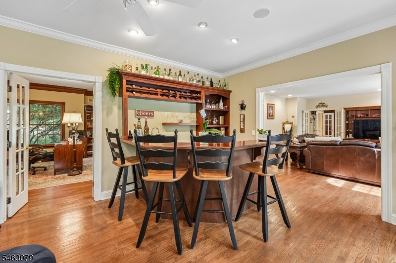 Built in Bar