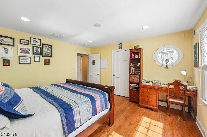 3rd Bedroom - Walk in
