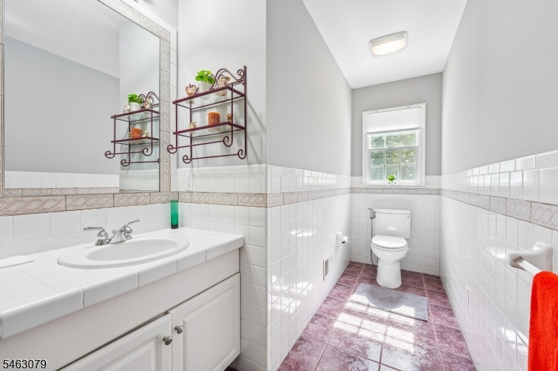 4th full bath -near Great room