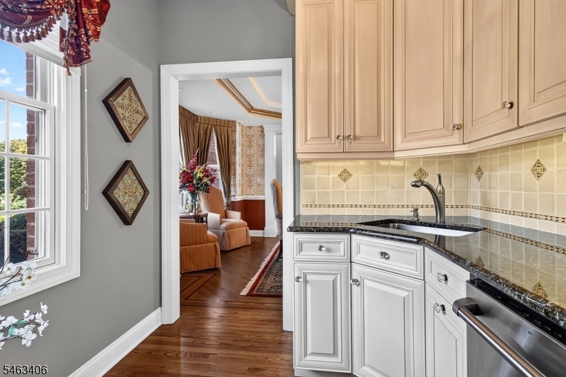 BUTLER PANTRY