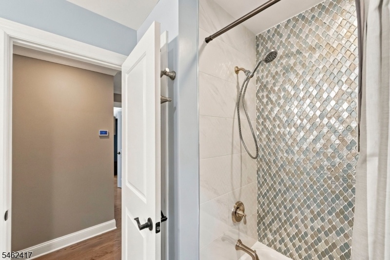 Full bathroom shower