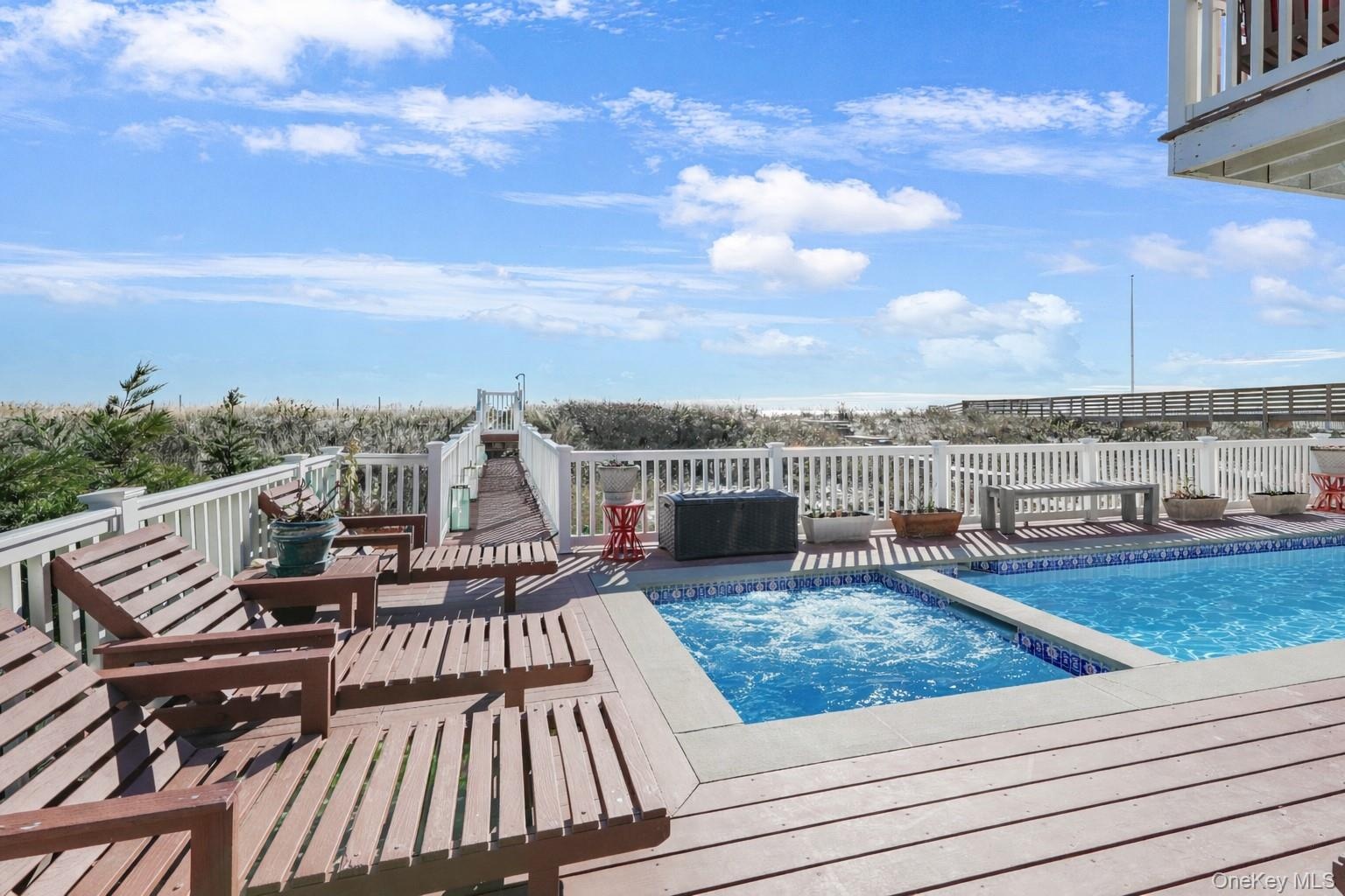 Gunite Pool with Hot Tub/Spa