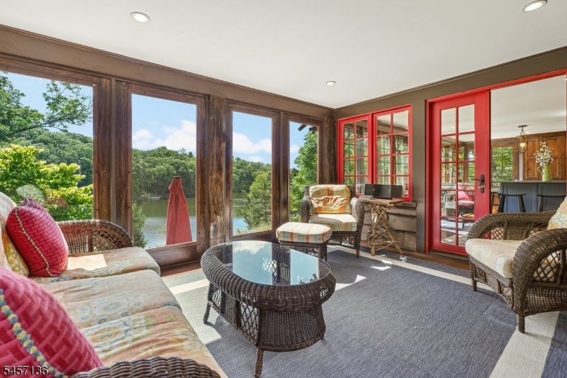 Sunroom with Amazing Views