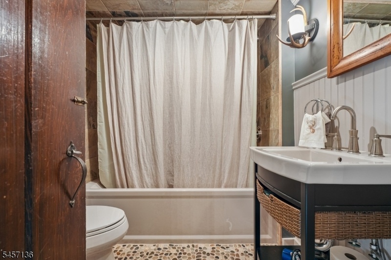 1st Level Full Bath