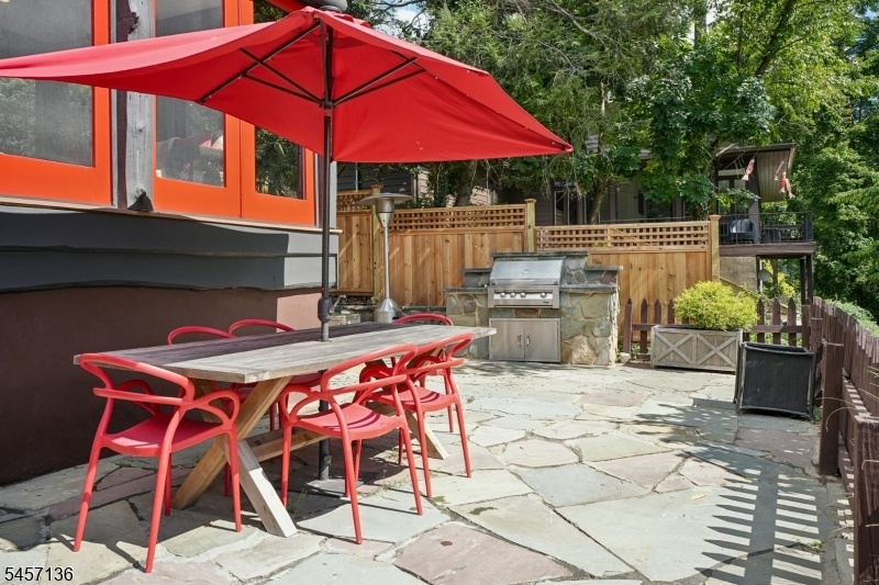 Bluestone Patio, Builtin Grill