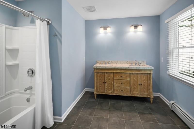 En Suite Bath